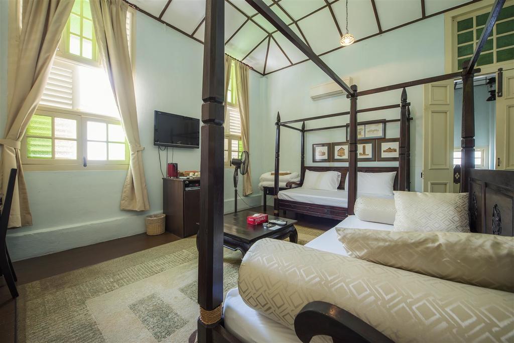 Palanquinn Heritage Suites George Town Exteriör bild