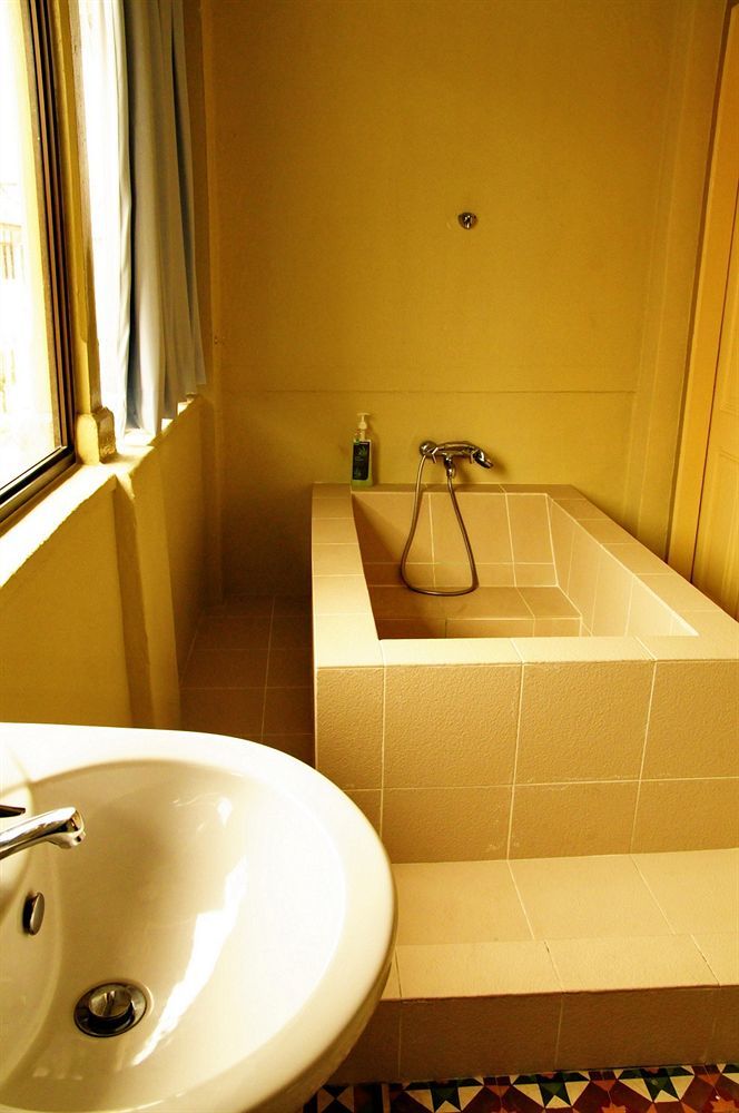 Palanquinn Heritage Suites George Town Exteriör bild